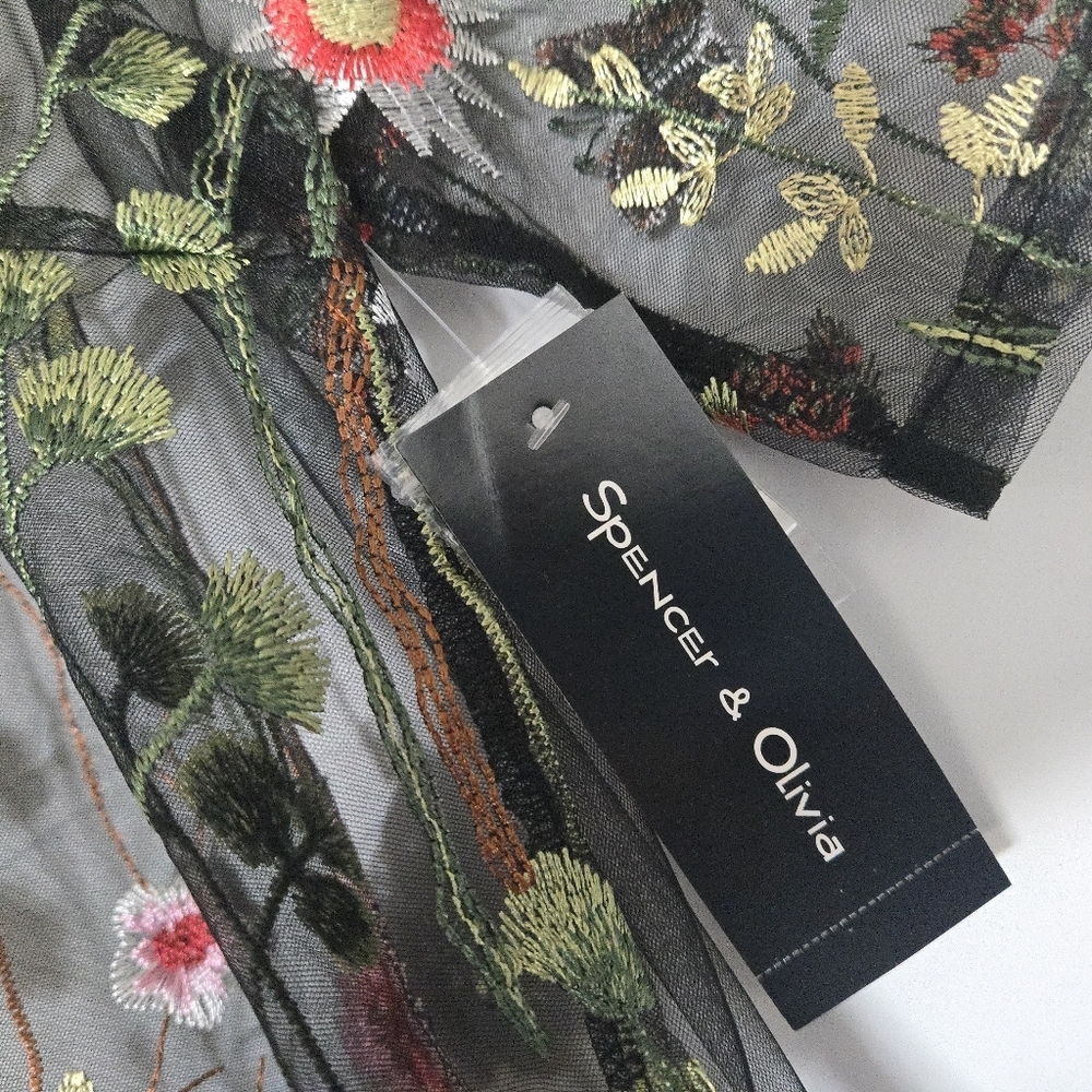 Sheer Floral Embroidered Top - Picture 10 of 10